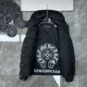 Basically brand new chrome hearts Black
Puffer Jacket with detachable Hood